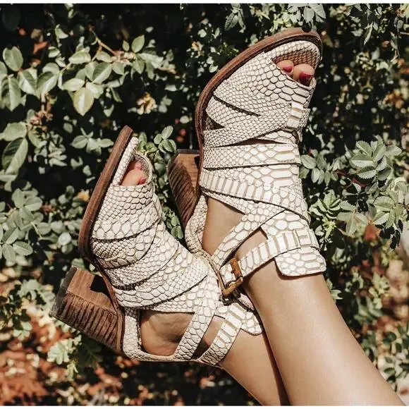 Freebird by Steven Rare Claw Python Snake Heel Sandals Strappy Cream Size 7 EUC - Picture 1 of 16